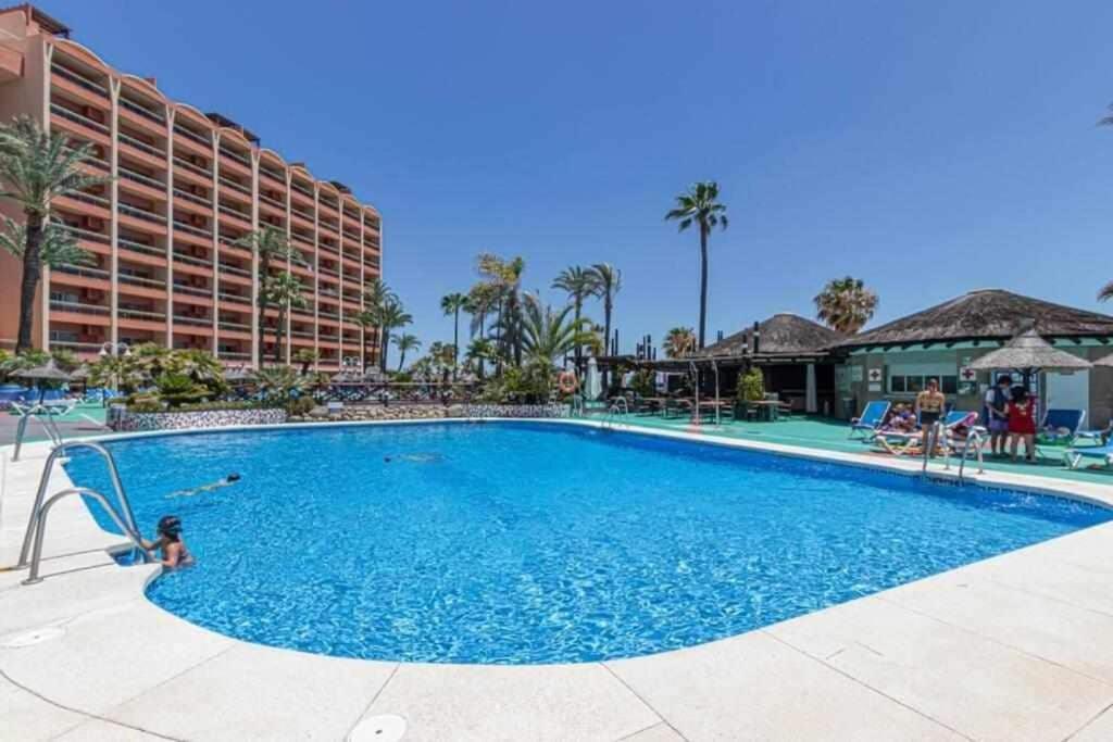 797 Holiday Rentals- Apartamento En Hotel Sunset Frente Al Mar Benalmádena Eksteriør billede